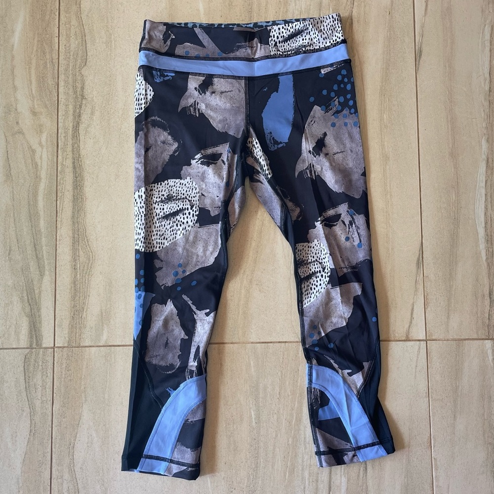 Lululemon Capri Leggings, Size: 4